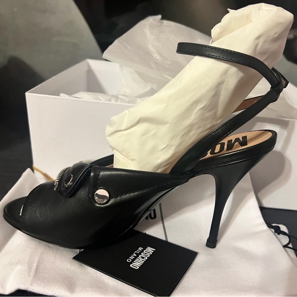 New in box MOSCHINO-Biker Motif Ankle Strap Sandal 7.5 - Picture 5 of 6